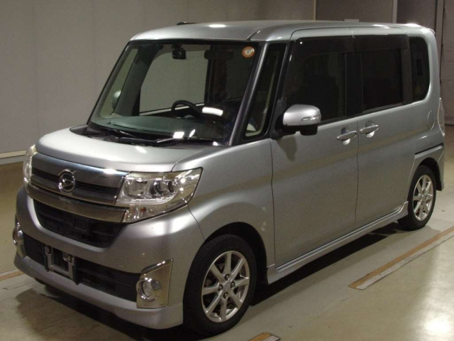 DAIHATSU TANTO 2015