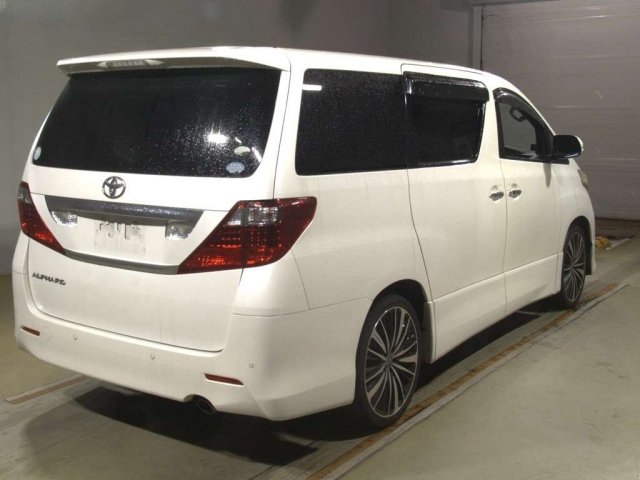 TOYOTA ALPHARD 2010