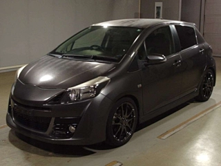 TOYOTA VITZ 2014