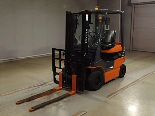 TOYOTA FORKLIFT 2012