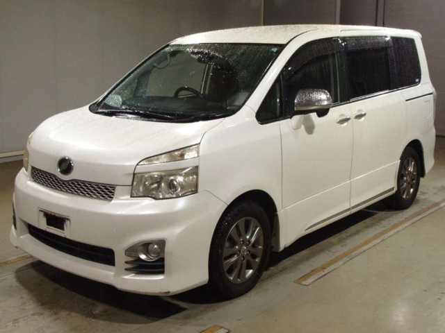 TOYOTA VOXY 2012