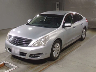 NISSAN TEANA 2010