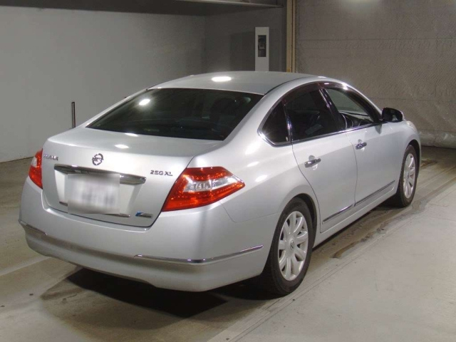 NISSAN TEANA 2010