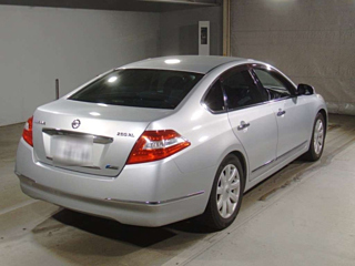 NISSAN TEANA 2010