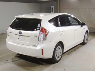 TOYOTA PRIUS ALPHA 2015