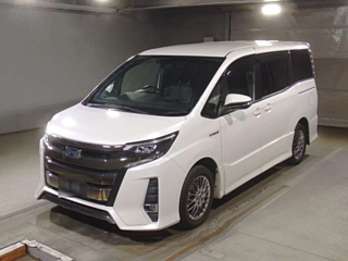 TOYOTA NOAH 2017