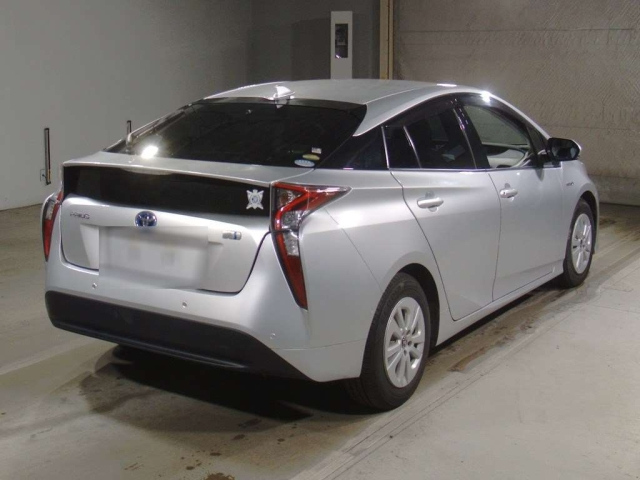 TOYOTA PRIUS 2018