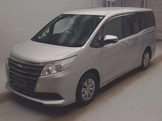 TOYOTA NOAH 2017