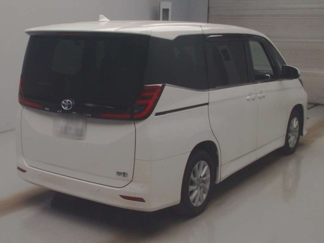 TOYOTA NOAH 2022