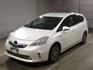 TOYOTA PRIUS ALPHA 2014