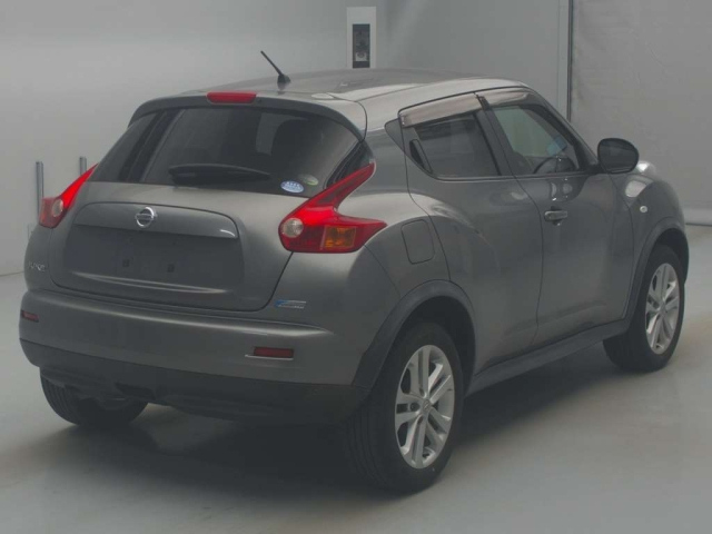 NISSAN JUKE 2010