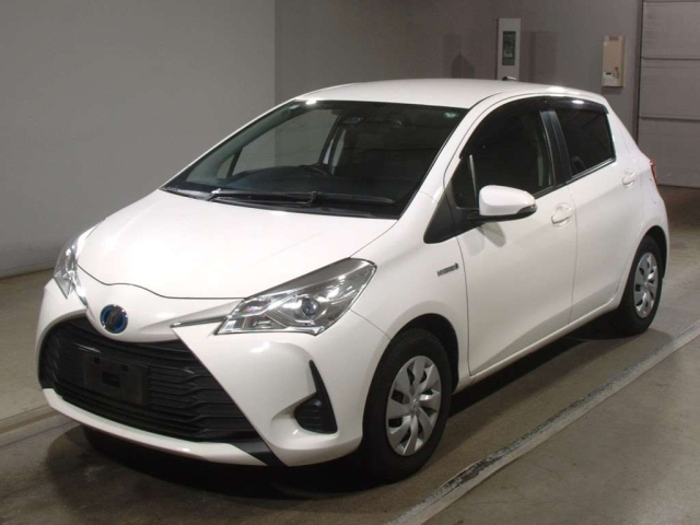 TOYOTA VITZ 2018