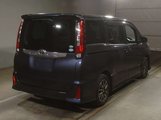 TOYOTA NOAH 2015