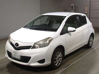 TOYOTA VITZ 2013
