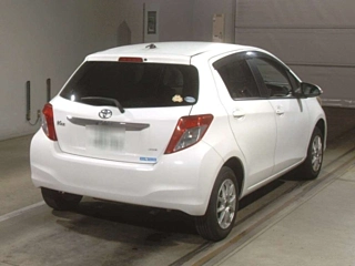 TOYOTA VITZ 2013