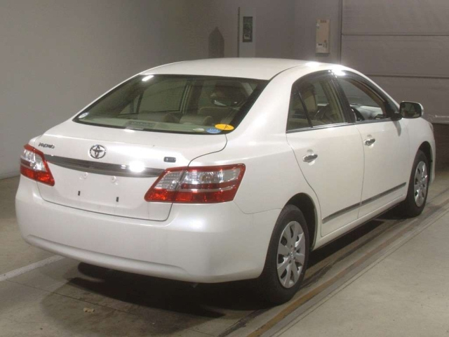 TOYOTA PREMIO 2012