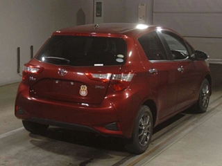 TOYOTA VITZ 2017