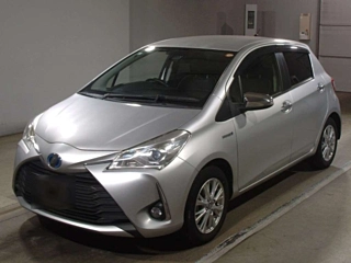 TOYOTA VITZ 2017