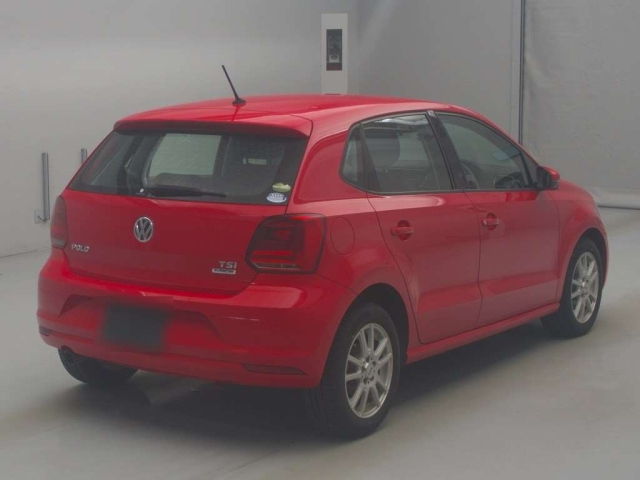 VOLKSWAGEN POLO 2014