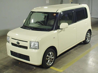 TOYOTA PIXIS SPACE 2015