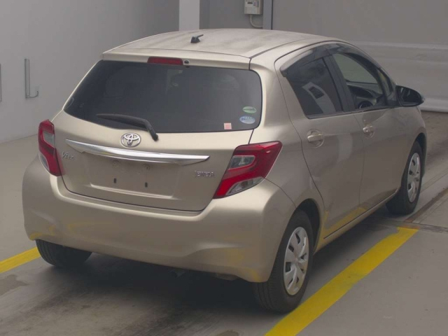 TOYOTA VITZ 2015