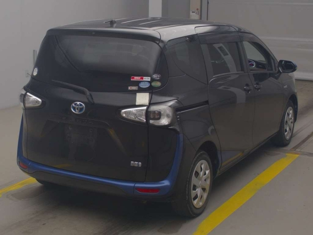 TOYOTA SIENTA 2016