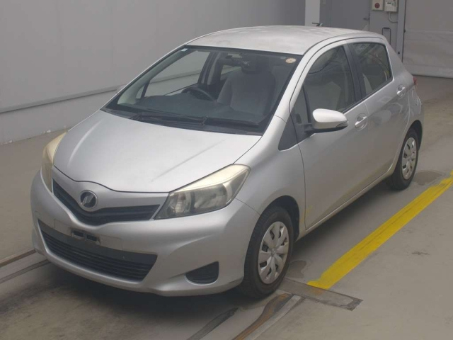 TOYOTA VITZ 2012