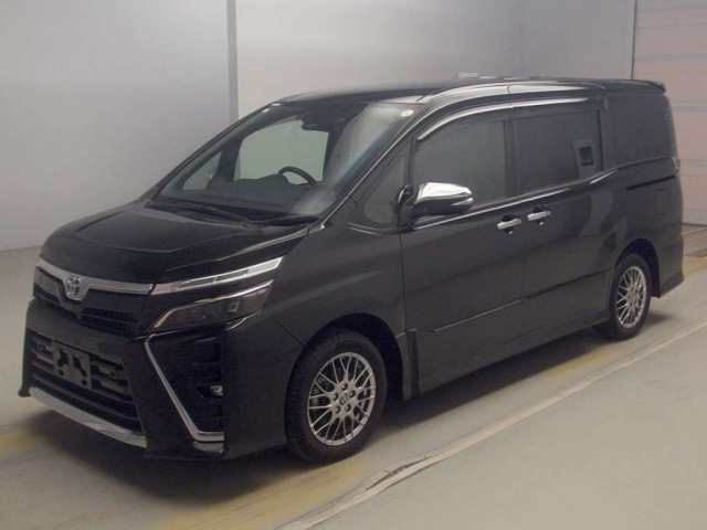 TOYOTA VOXY 2021