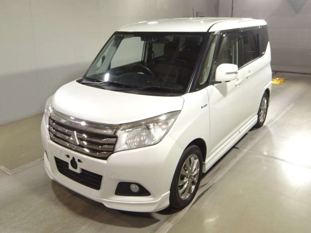 MITSUBISHI DELICA D2 2016