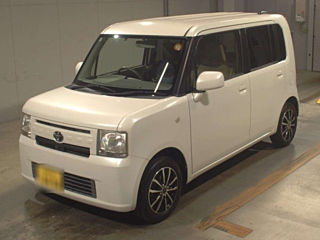 TOYOTA PIXIS SPACE 2015