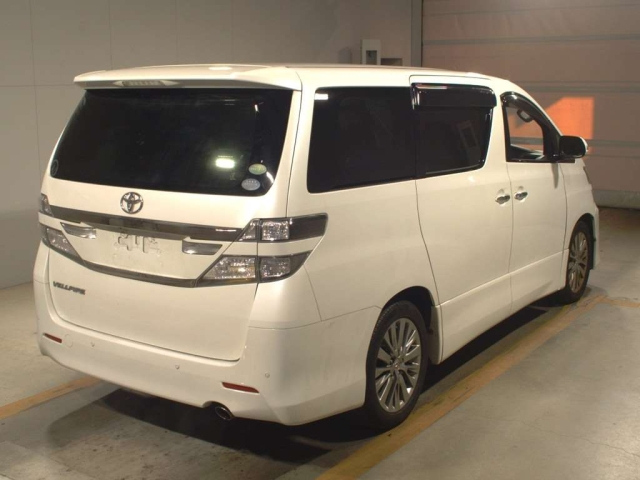 TOYOTA VELLFIRE 2013