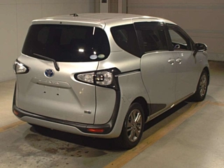 TOYOTA SIENTA 2016