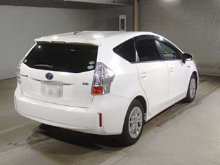 TOYOTA PRIUS ALPHA 2013