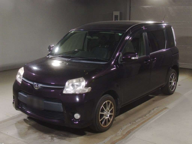 TOYOTA SIENTA 2013