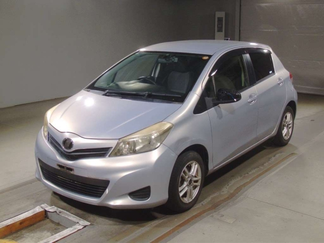 TOYOTA VITZ 2012