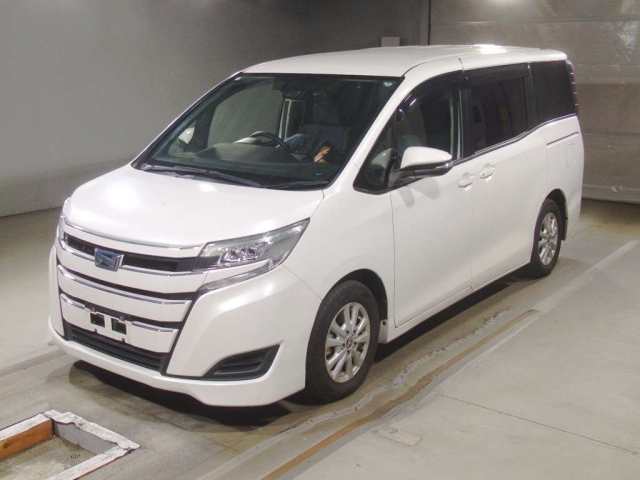 TOYOTA NOAH 2020