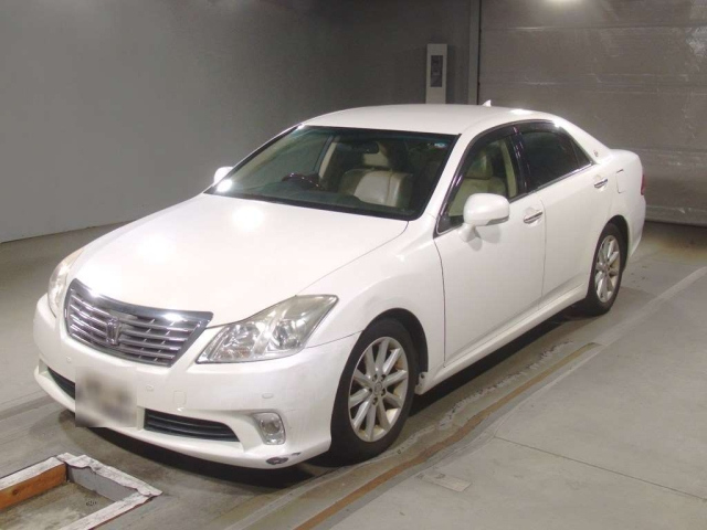 TOYOTA CROWN 2010