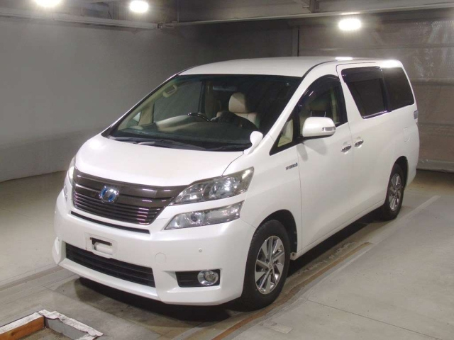 TOYOTA VELLFIRE 2013