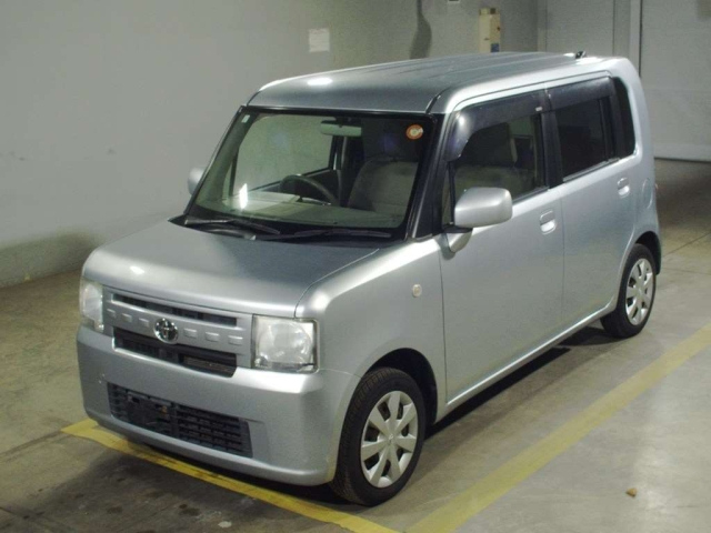TOYOTA PIXIS SPACE 2013