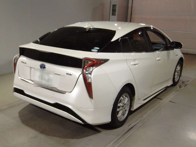 TOYOTA PRIUS 2016