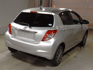 TOYOTA VITZ 2012