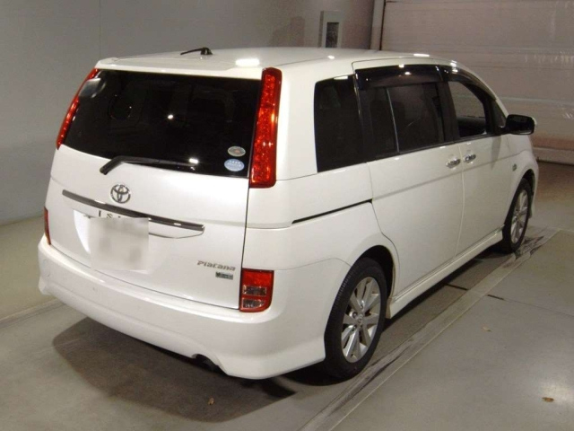 TOYOTA ISIS 2009