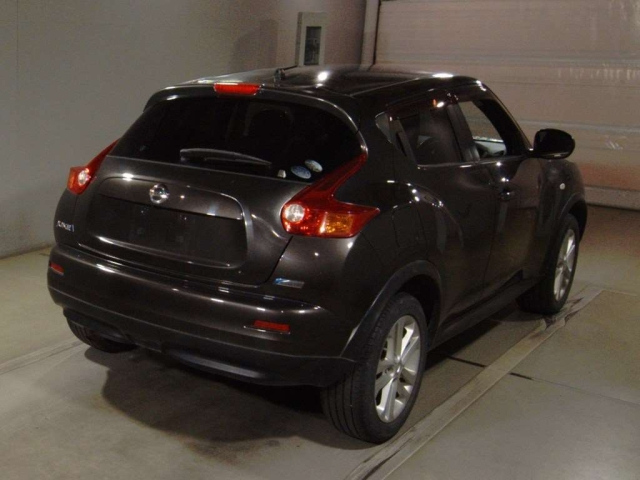 NISSAN JUKE 2011