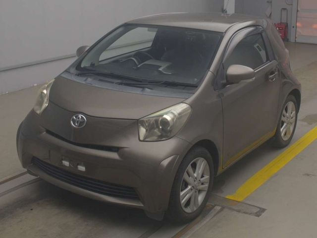 TOYOTA IQ 2010