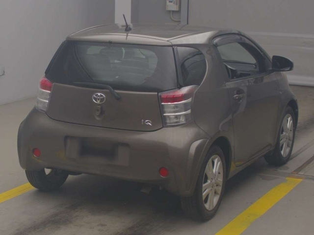 TOYOTA IQ 2010