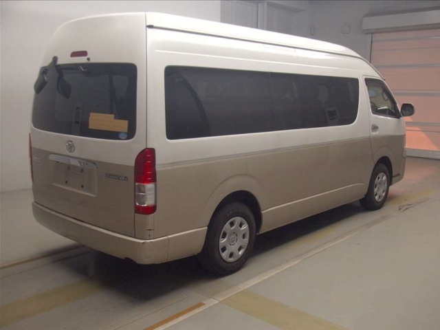 TOYOTA HIACE 2018