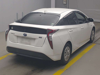 TOYOTA PRIUS 2016
