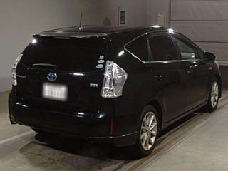 TOYOTA PRIUS ALPHA 2011