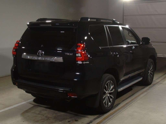 TOYOTA LAND CRUISER PRADO 2019