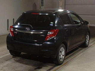 TOYOTA VITZ 2015
